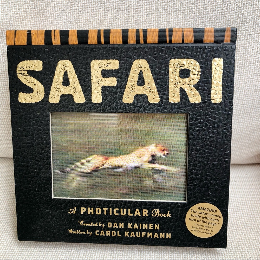 Safari Animals Photographic Hardcover Book motion 3D